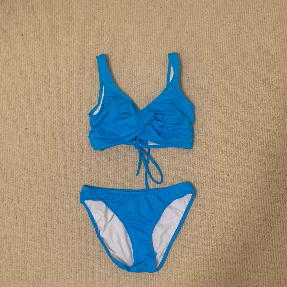 Womens venus bathing suit size 4